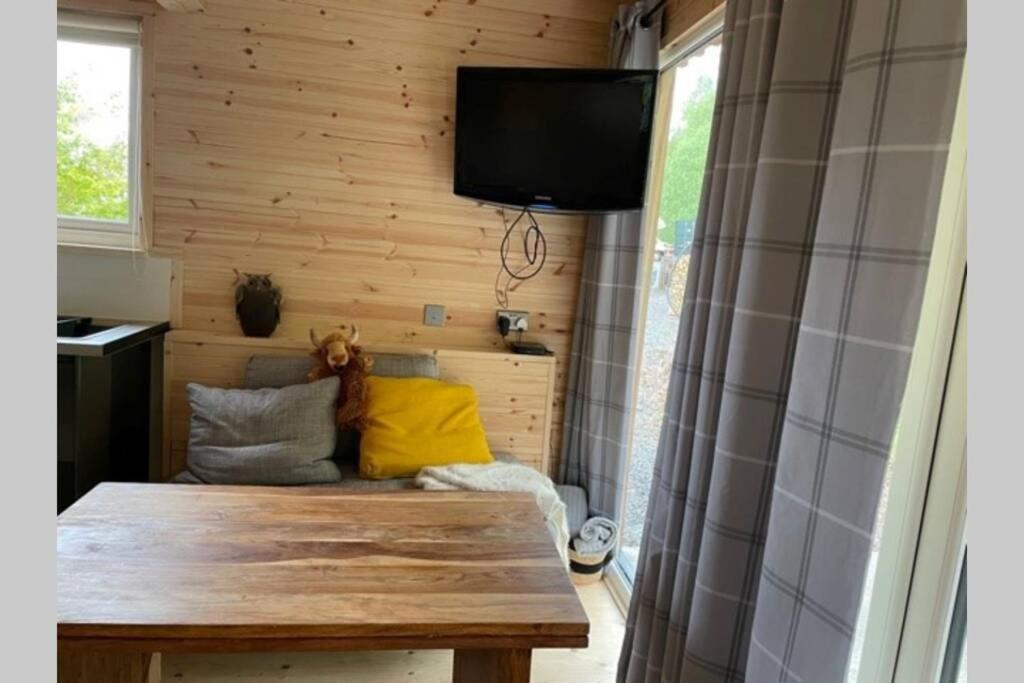 Coorie Doon Cabin! Great Scottish Welcome ฟอร์ตออกัสตัส ภายนอก รูปภาพ