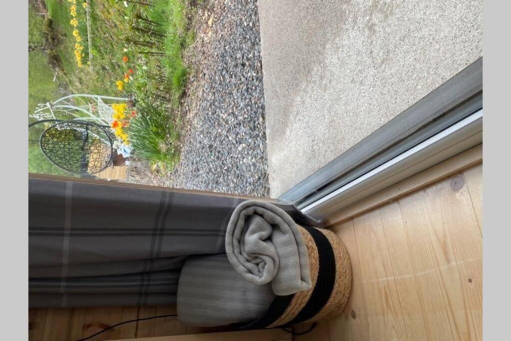 Coorie Doon Cabin! Great Scottish Welcome ฟอร์ตออกัสตัส ภายนอก รูปภาพ