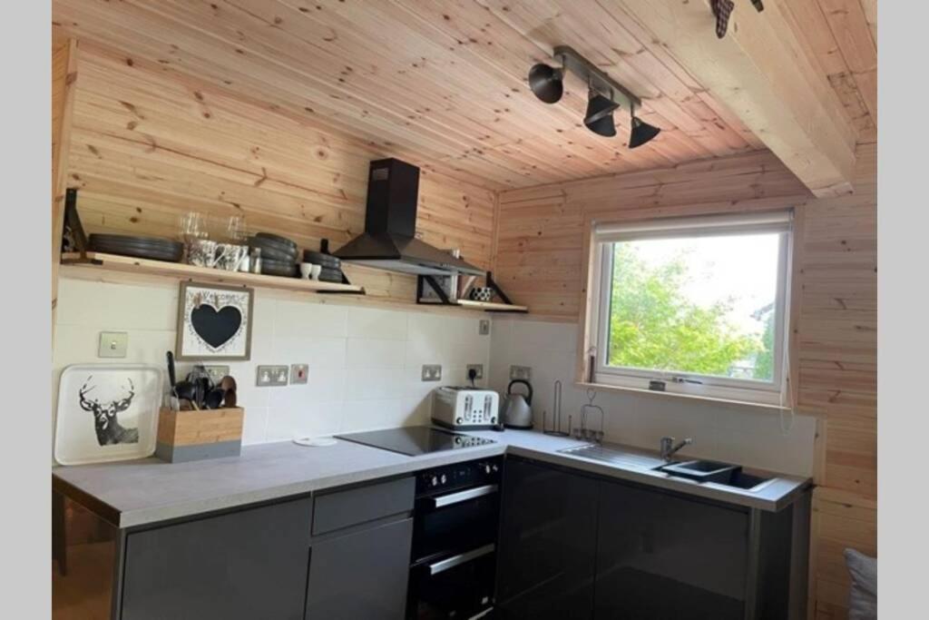 Coorie Doon Cabin! Great Scottish Welcome ฟอร์ตออกัสตัส ภายนอก รูปภาพ